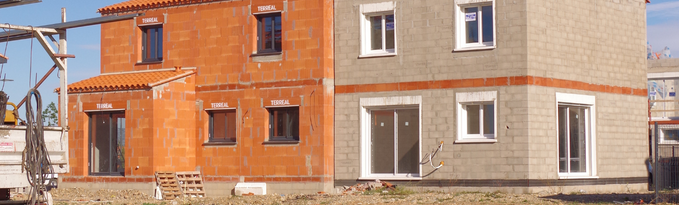 Monter un mur de blocs de béton ou de briques de terre cuite